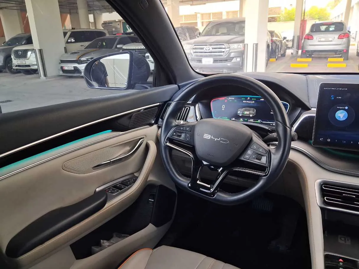 Car image 16