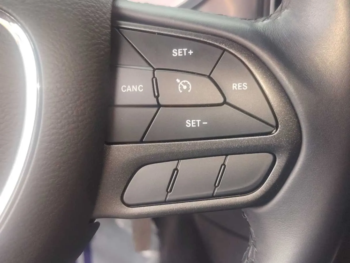 Car image 35