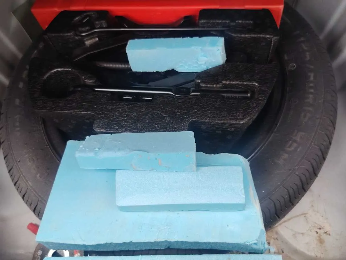 Car image 27