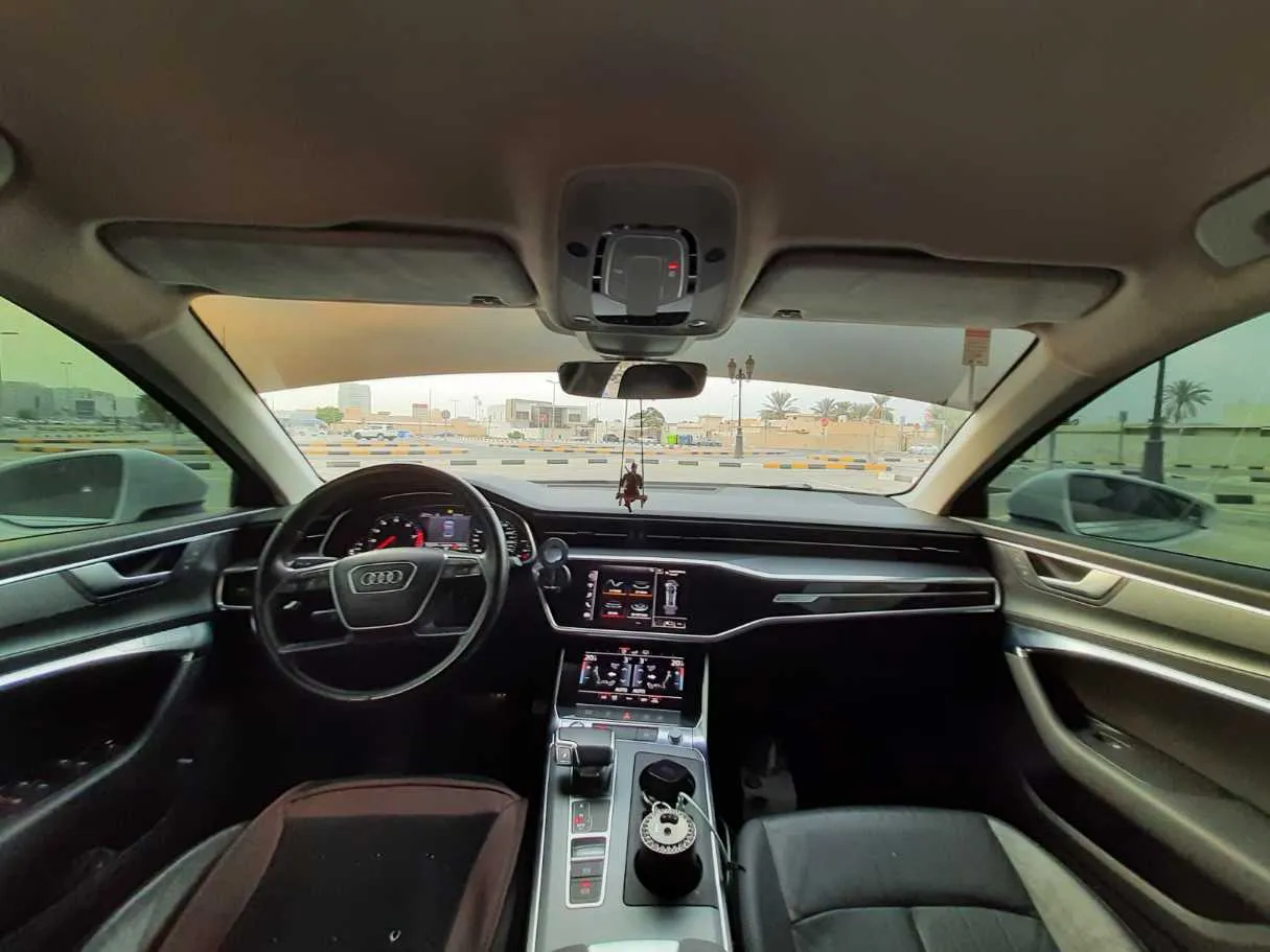 Car image 16