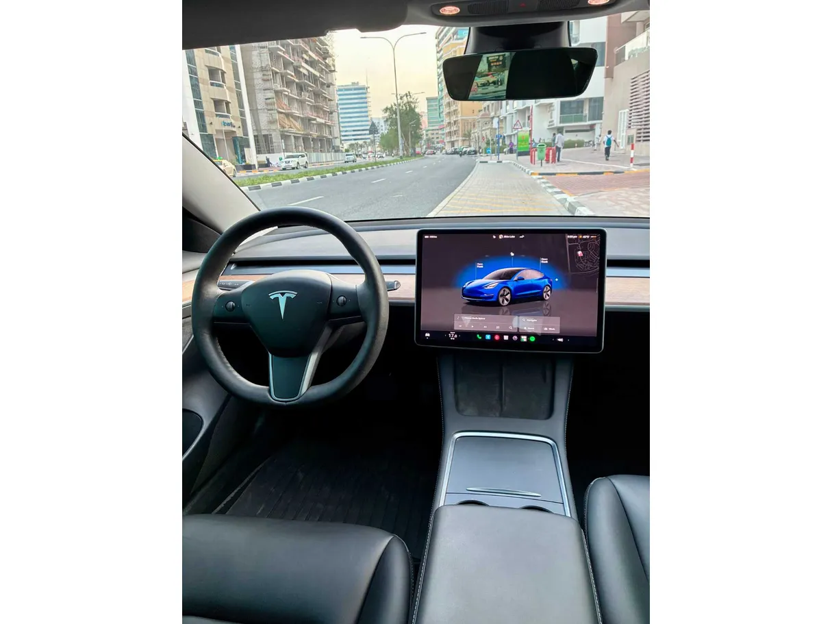 Car image 13