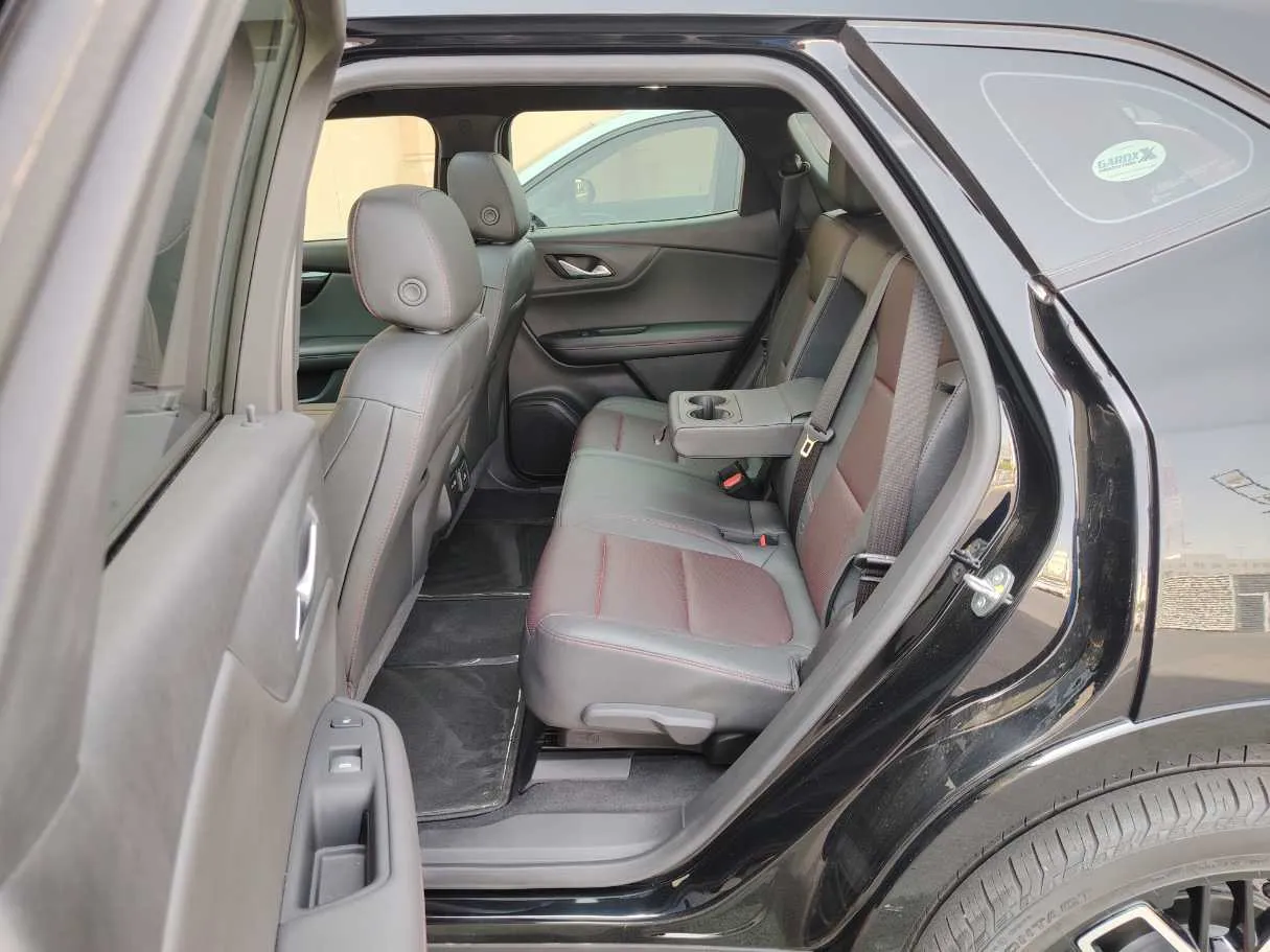 Car image 15