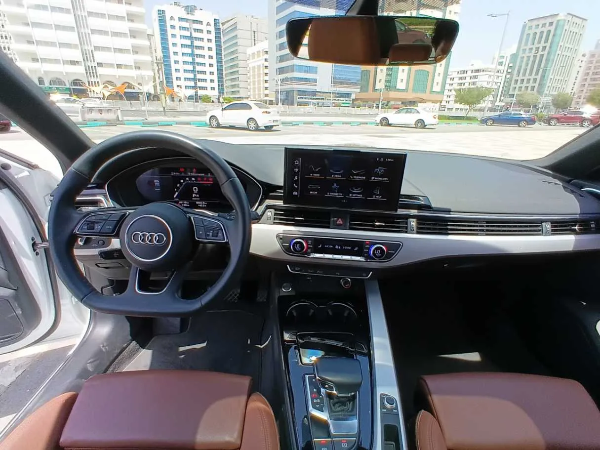 Car image 15