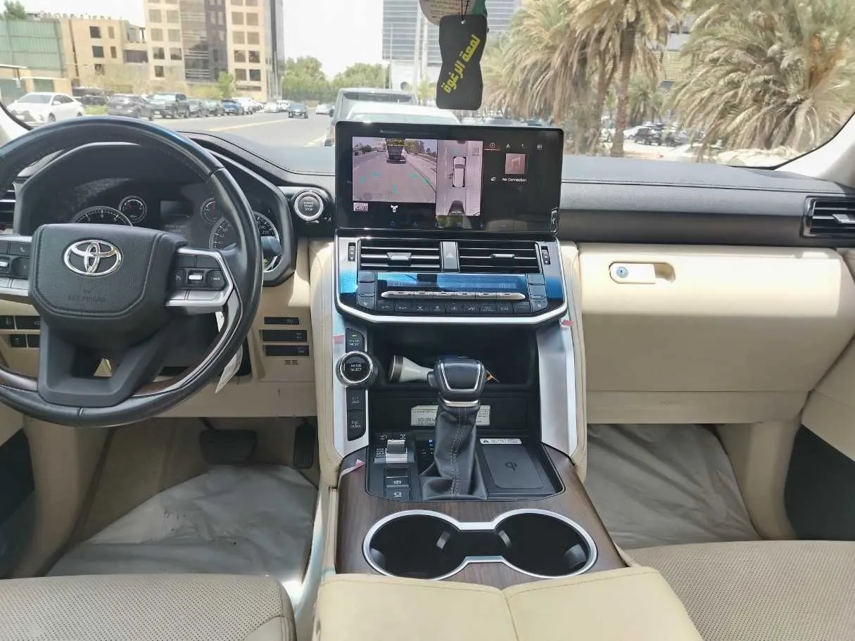 Car image 23