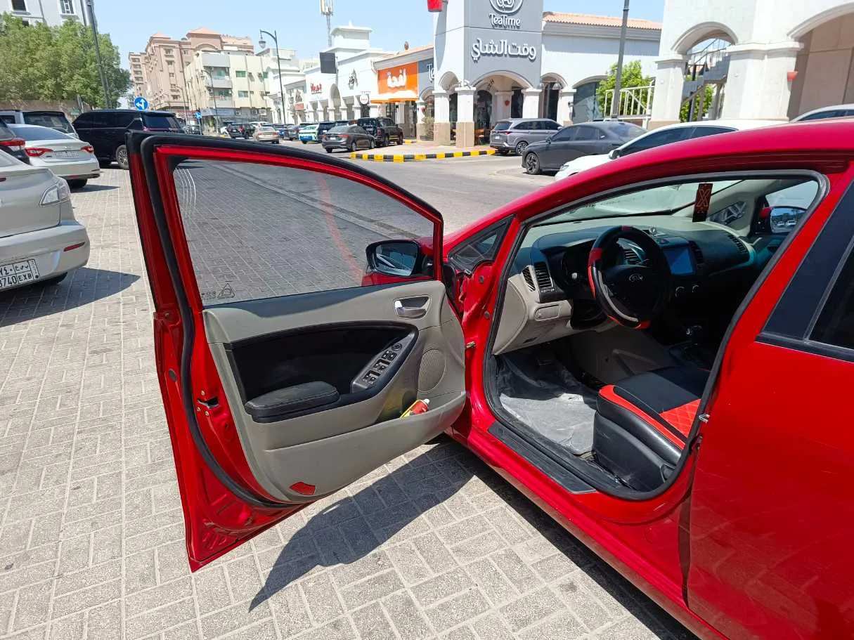 Car image 11