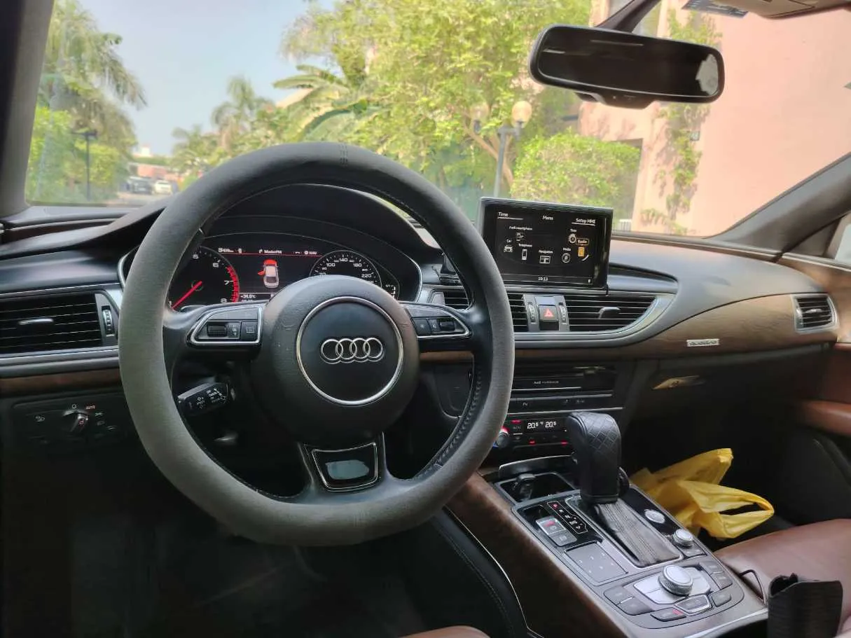 Car image 27