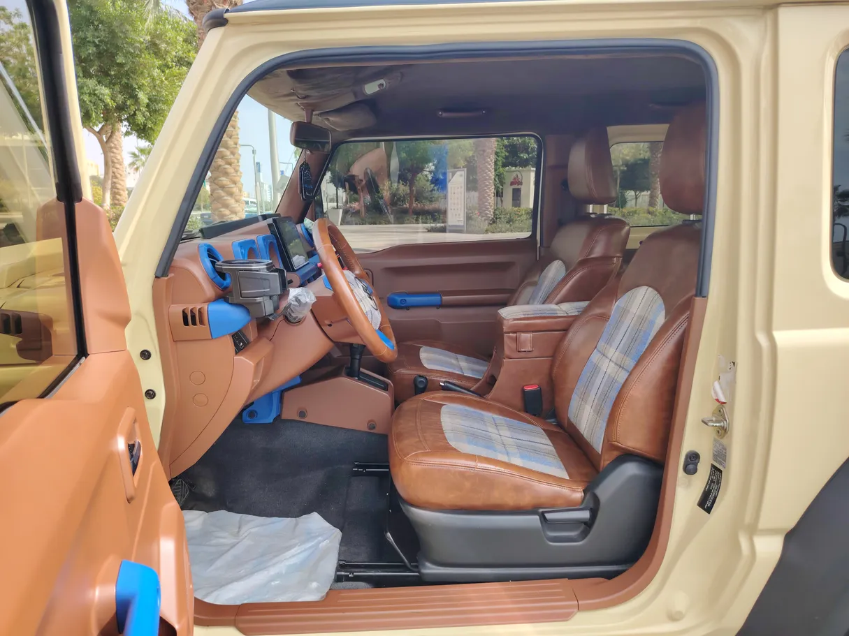 Car image 11