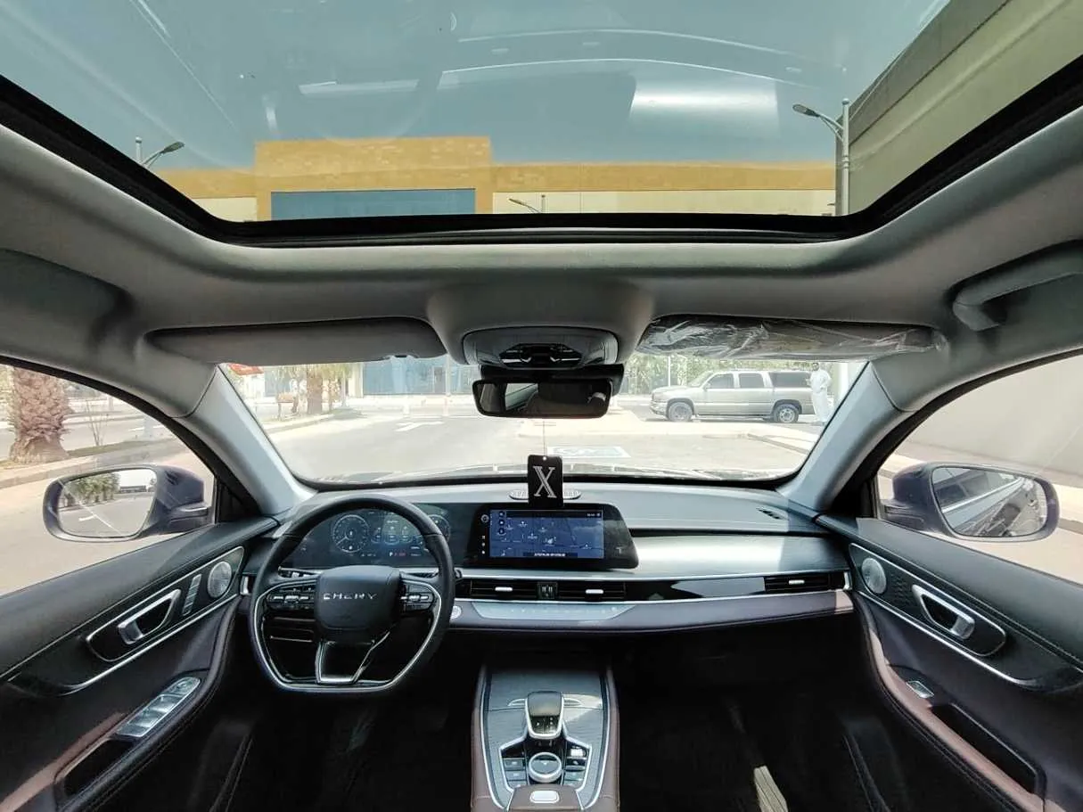 Car image 17