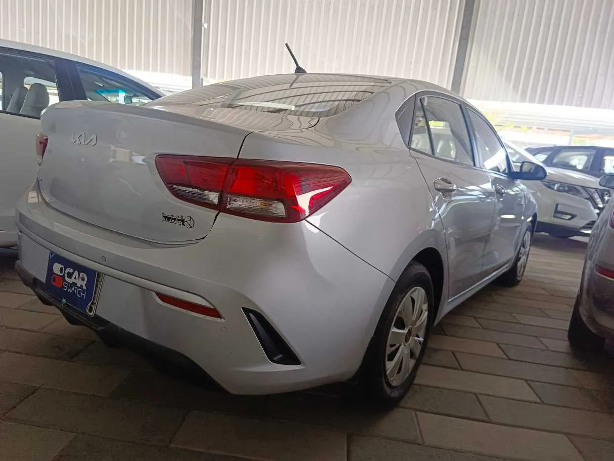Car image 5
