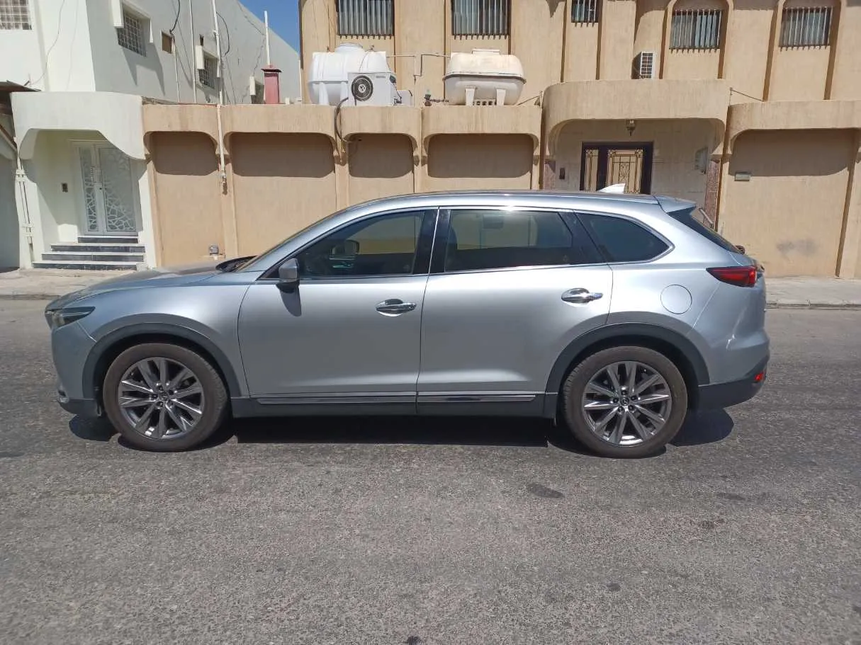 Car image 8