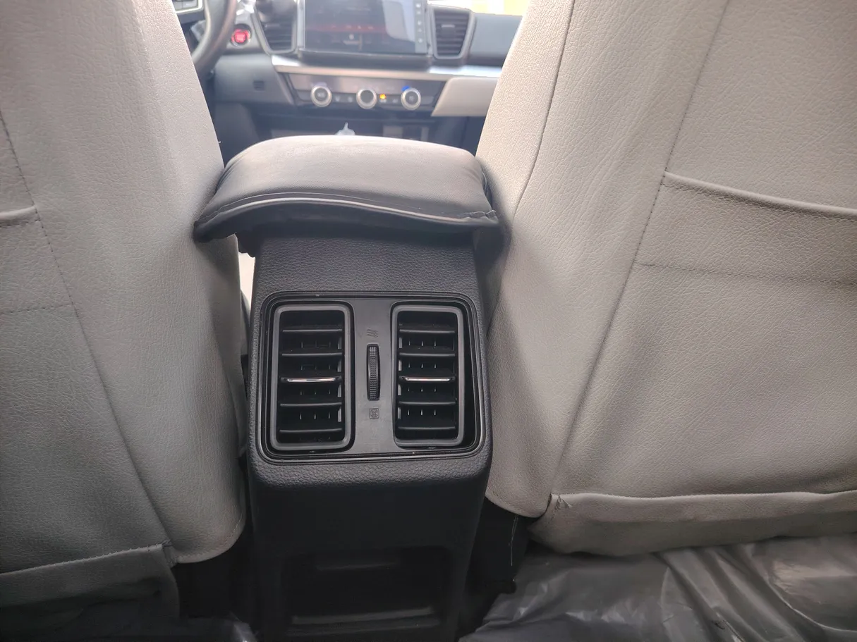 Car image 25