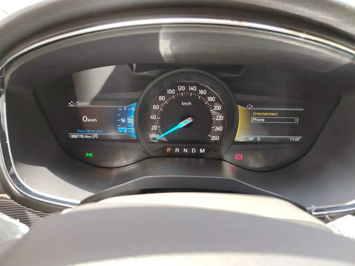 Car image 30