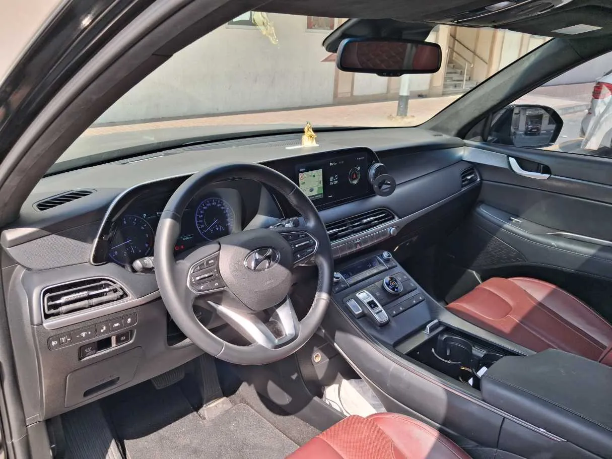Car image 11
