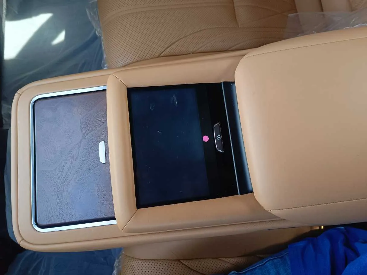 Car image 38
