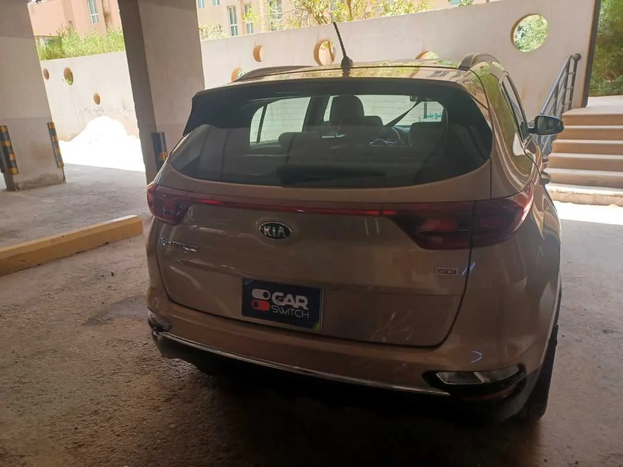Car image 6