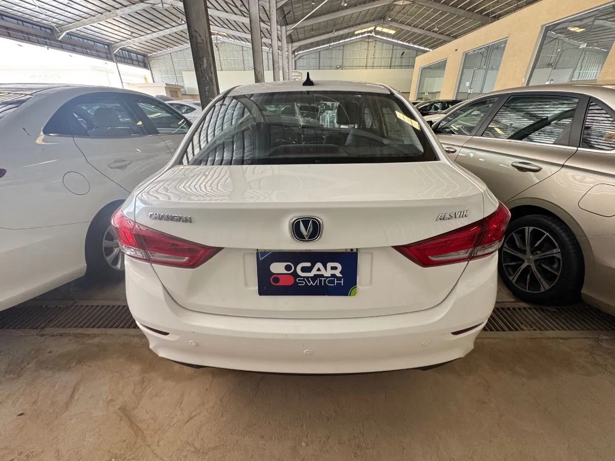 Car image 5