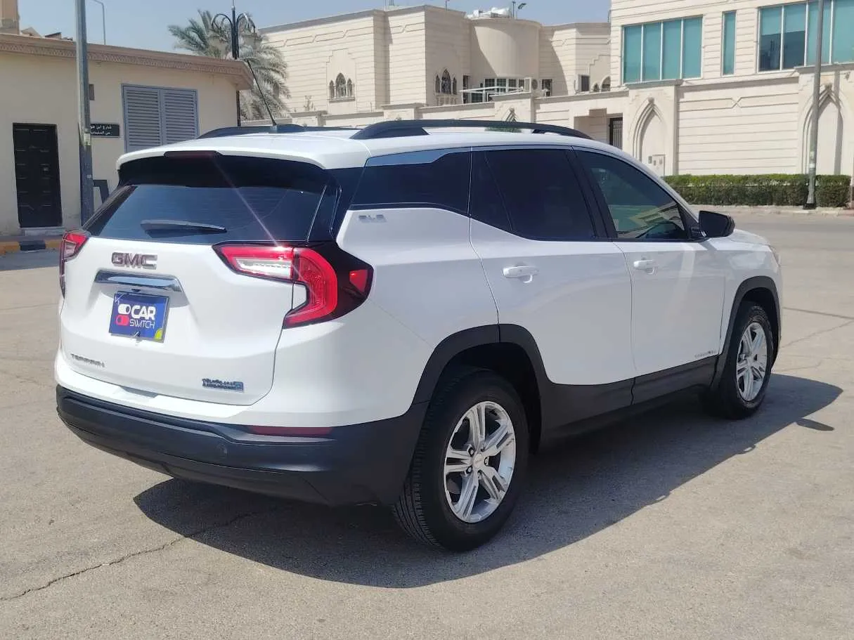 Car image 5