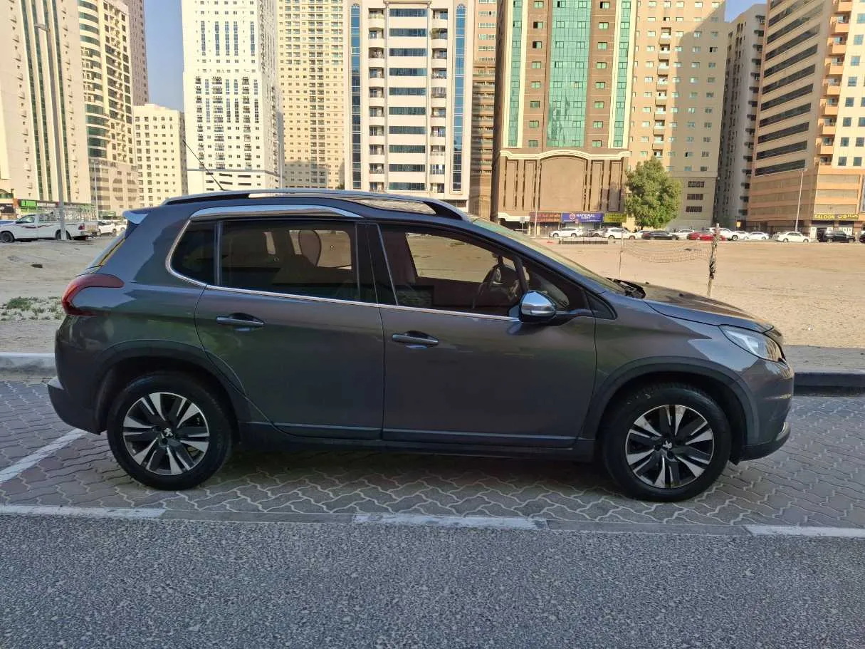 Car image 8