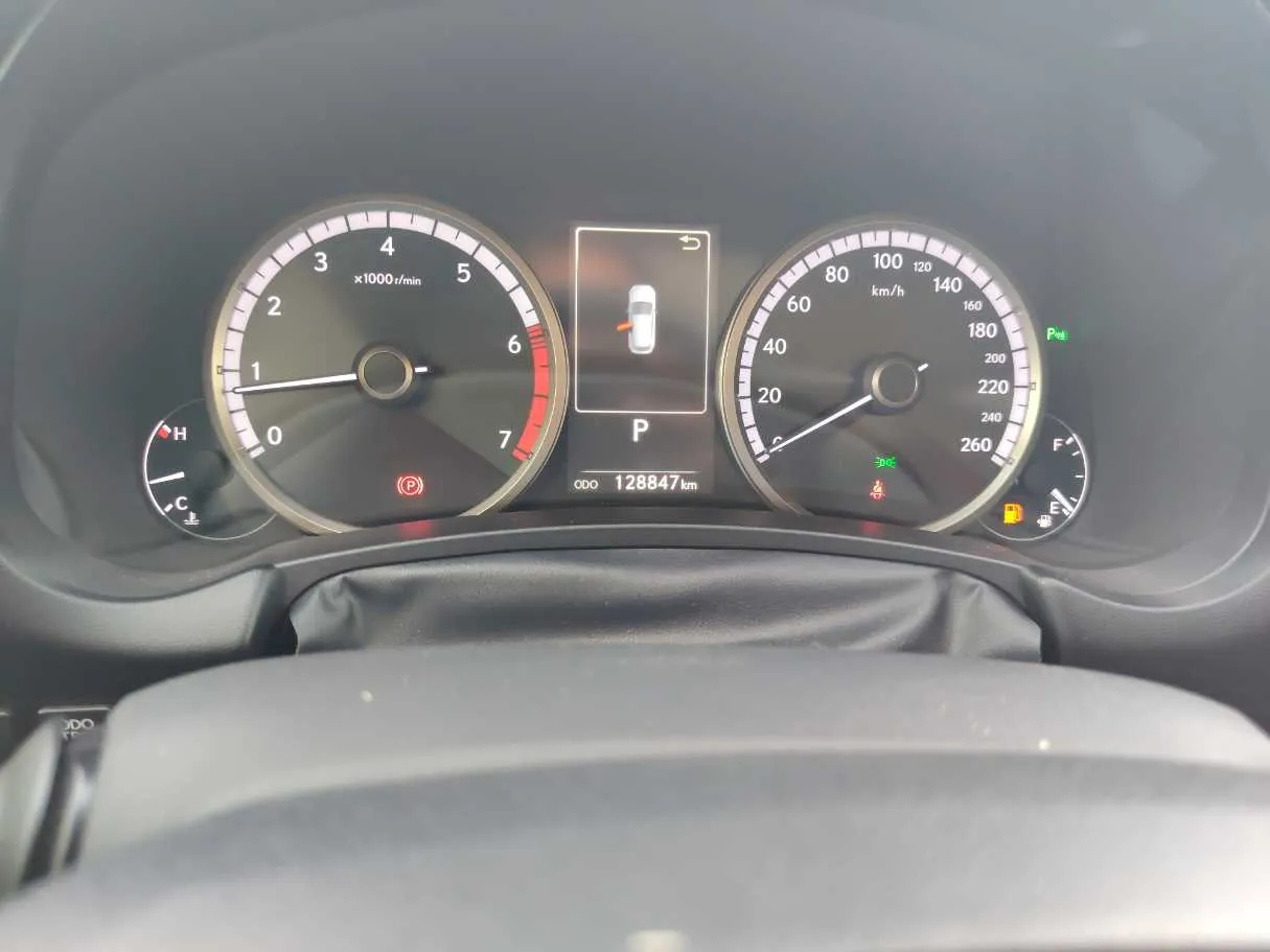Car image 23
