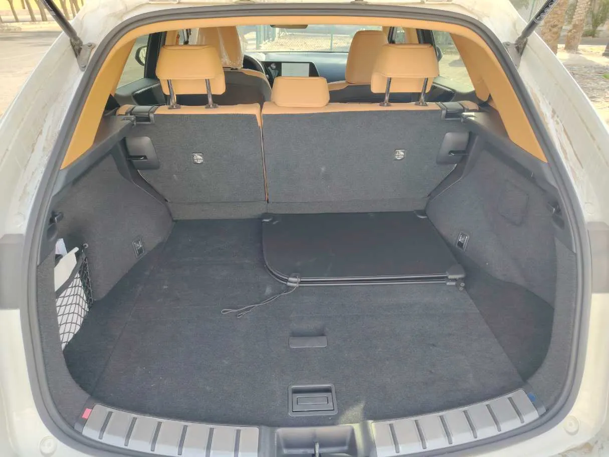 Car image 24