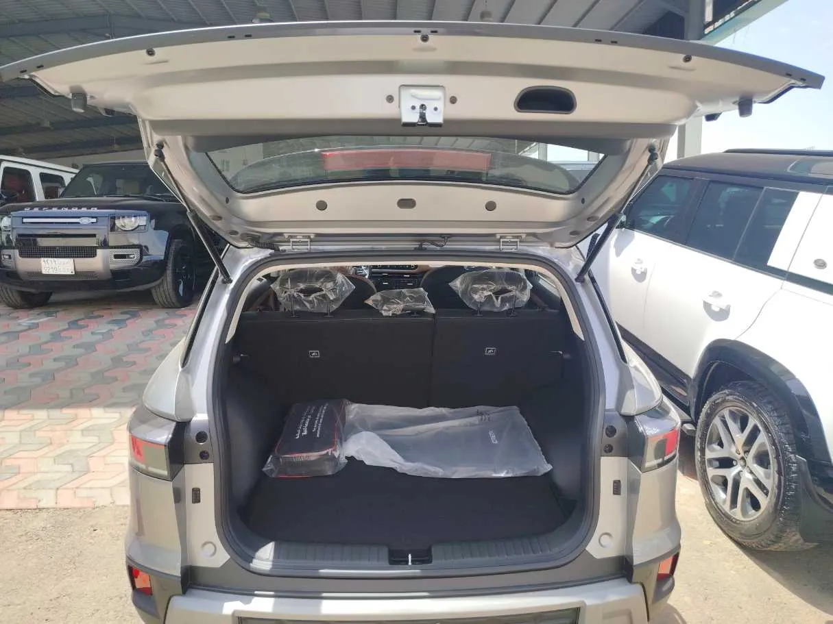 Car image 29