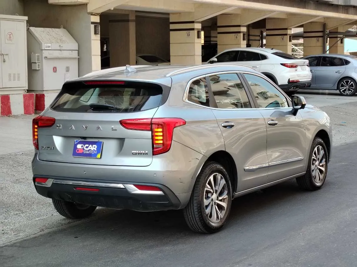 Car image 5