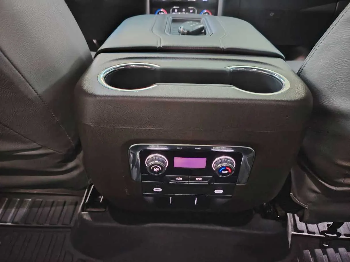 Car image 36