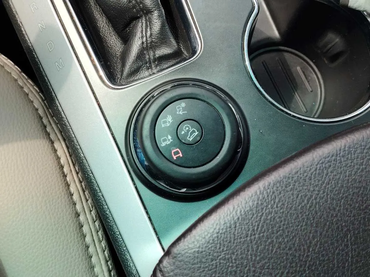 Car image 22
