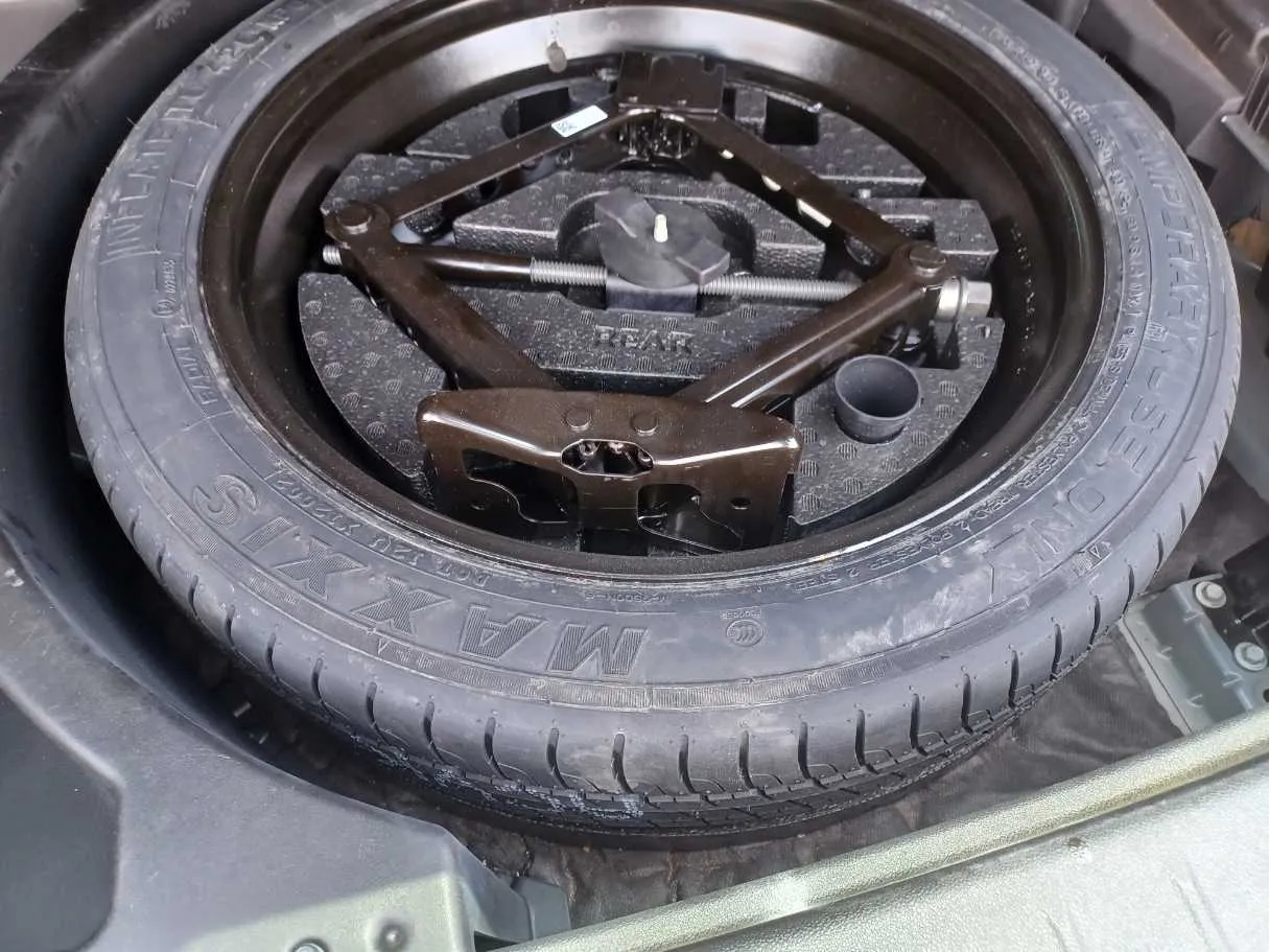 Car image 22