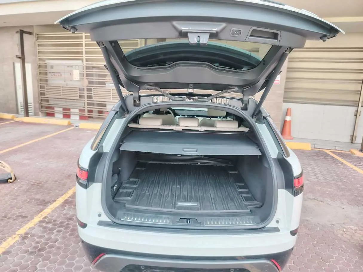 Car image 29