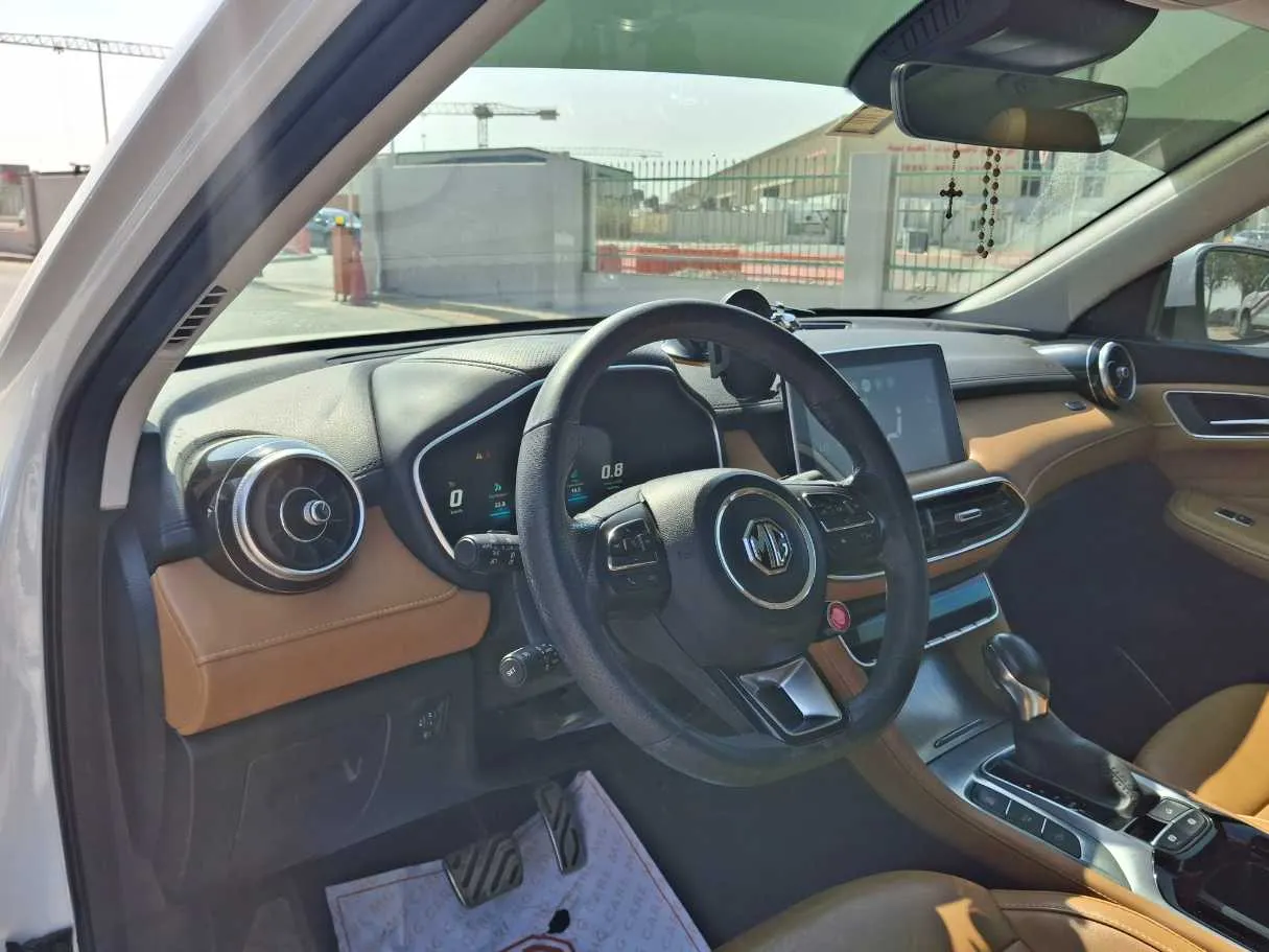 Car image 11