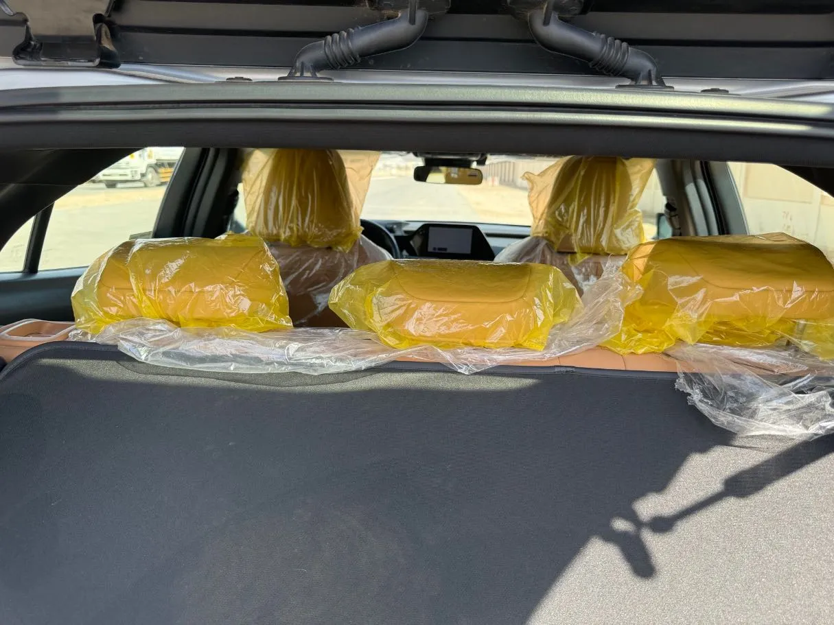 Car image 22