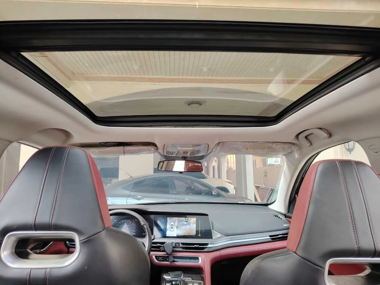 Car image 18