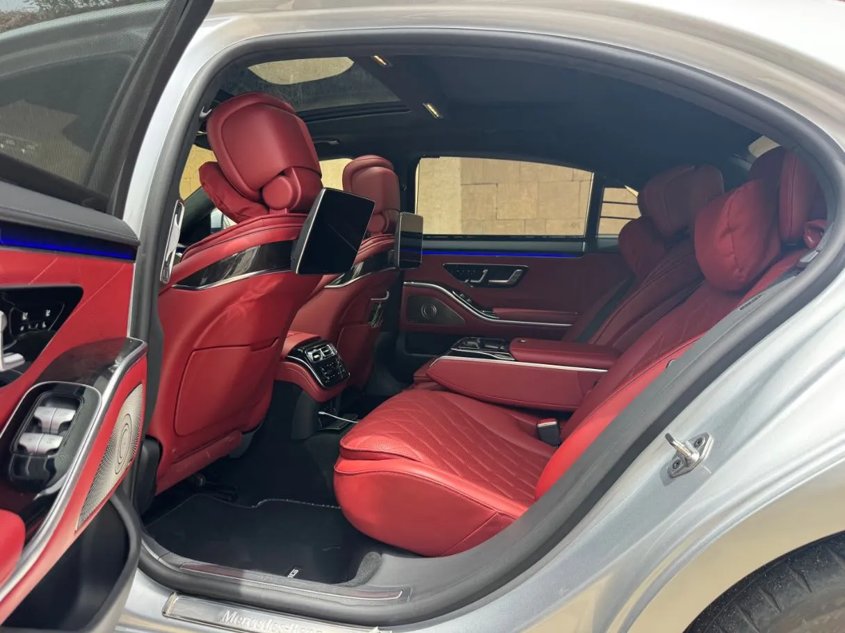 Car image 13