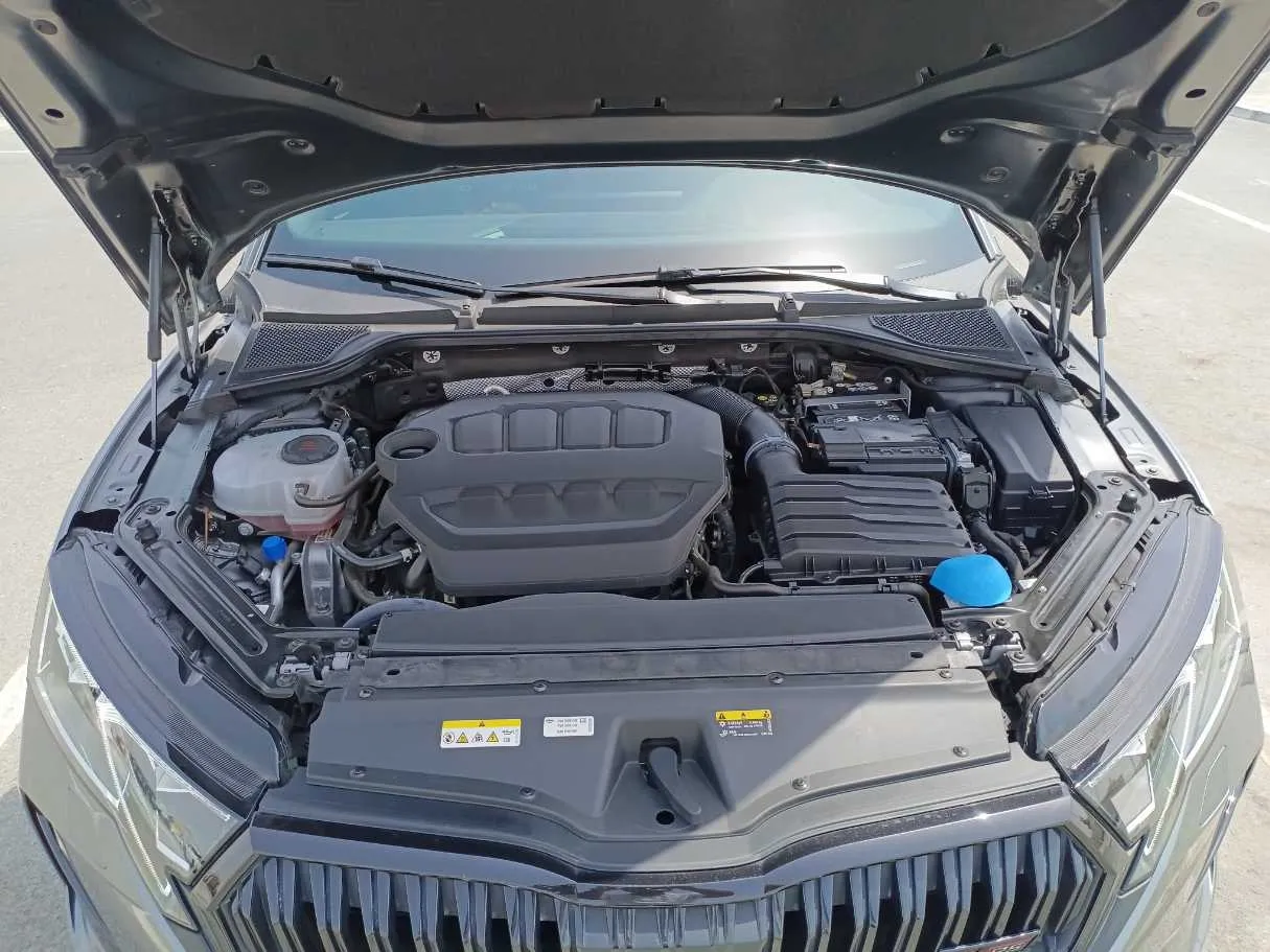 Car image 26