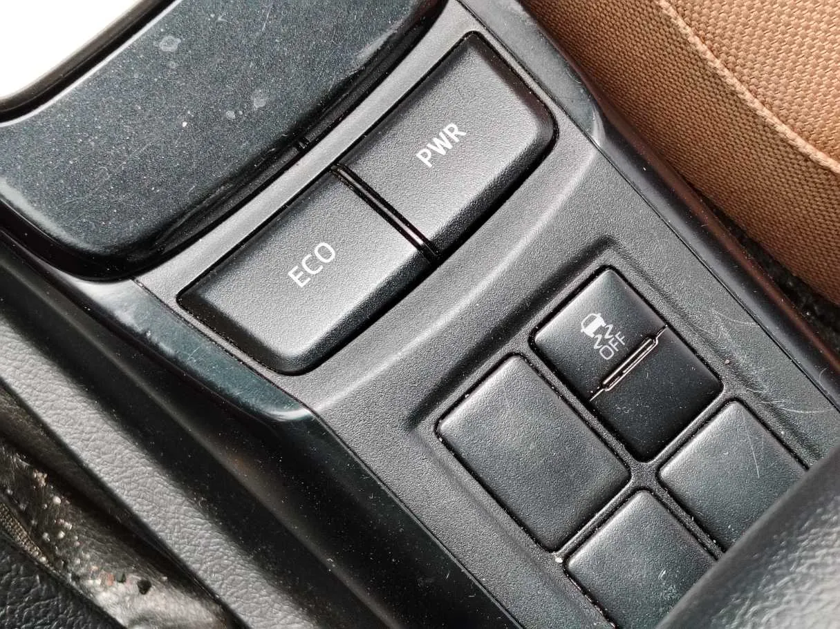 Car image 26