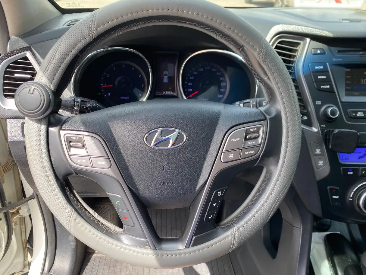 Car image 14