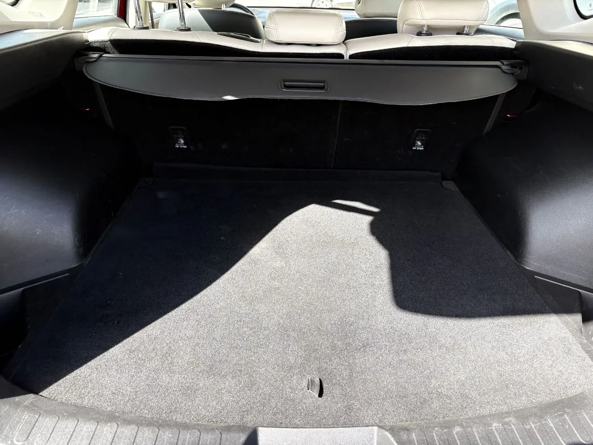 Car image 29