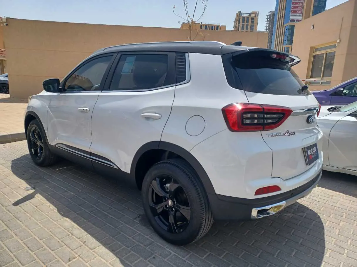Car image 7