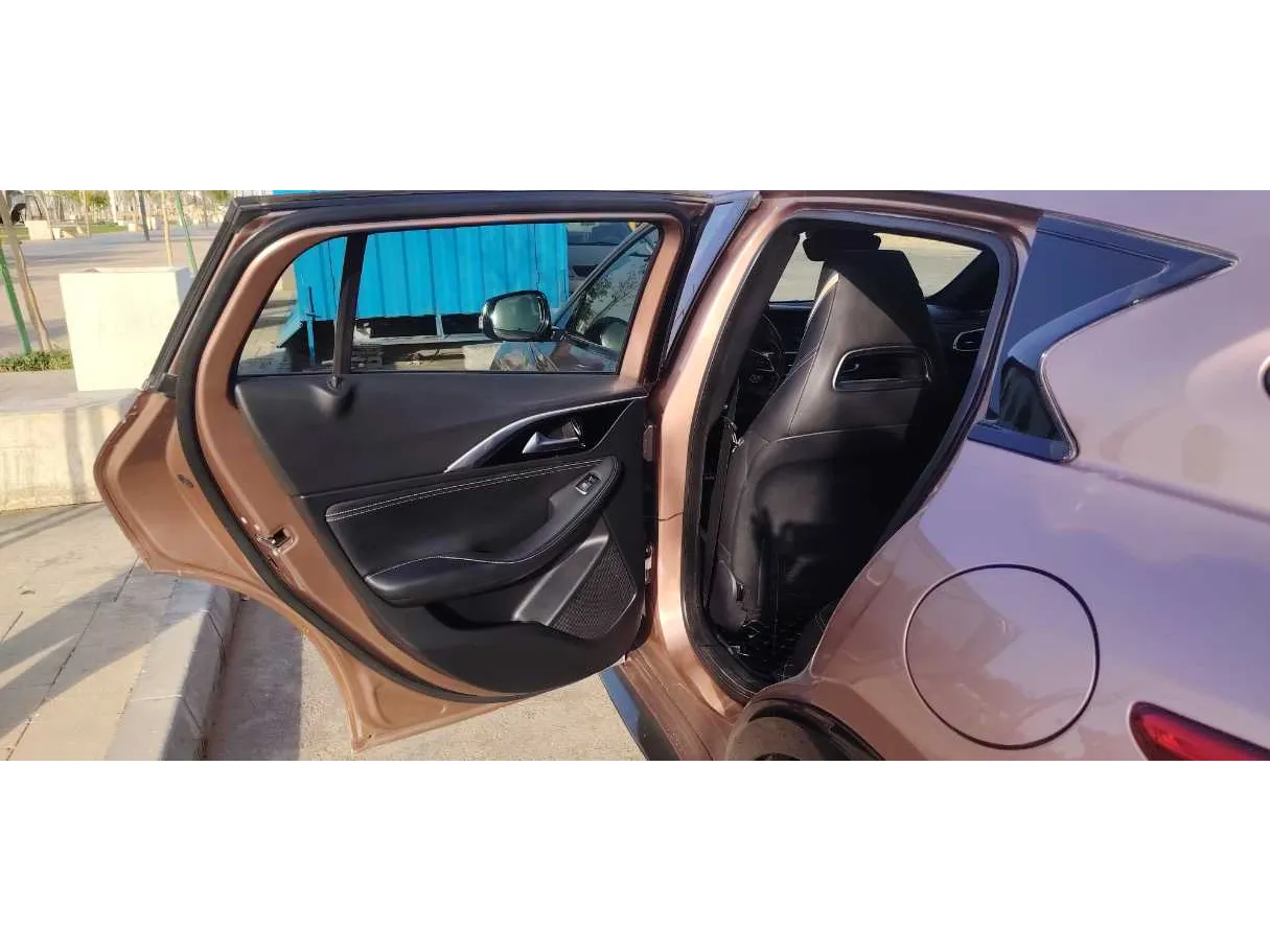 Car image 13