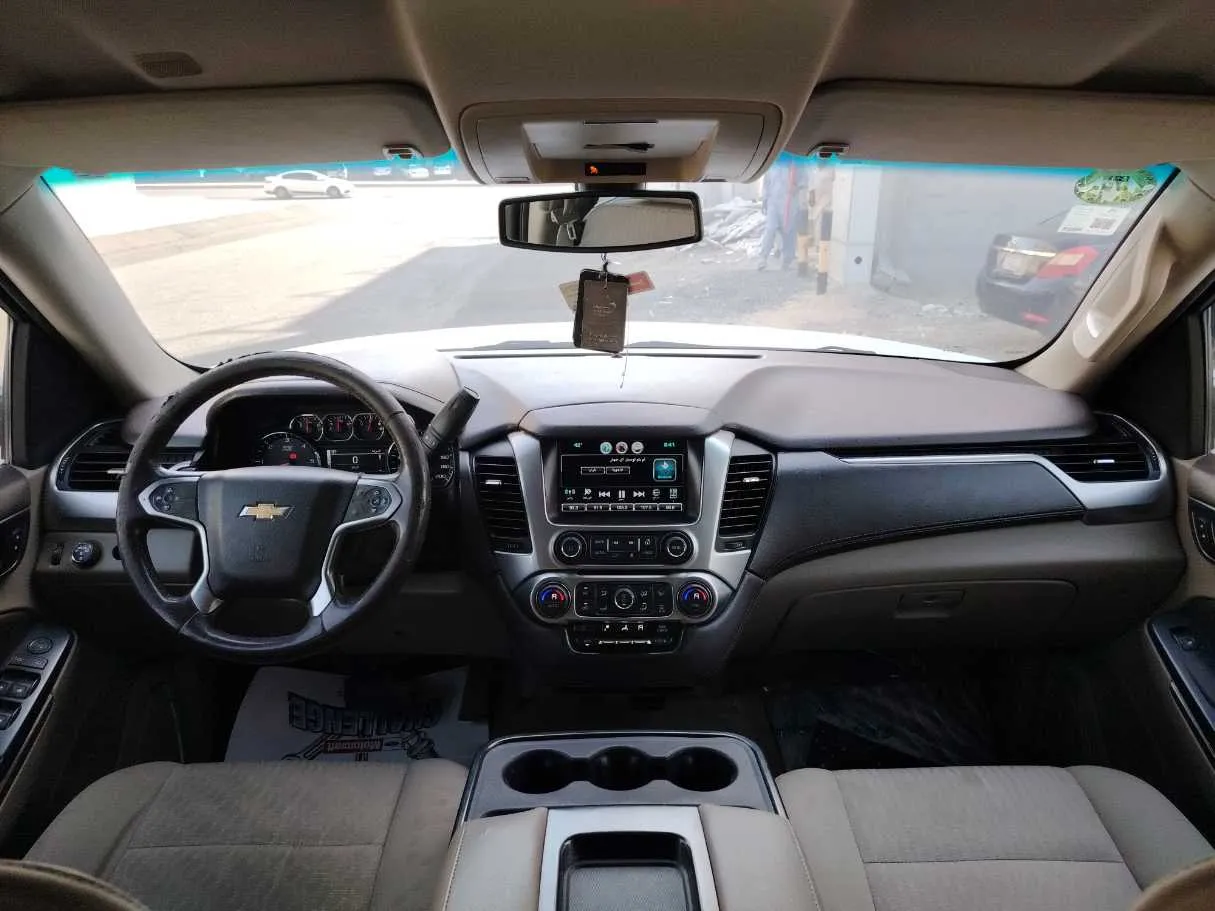 Car image 18