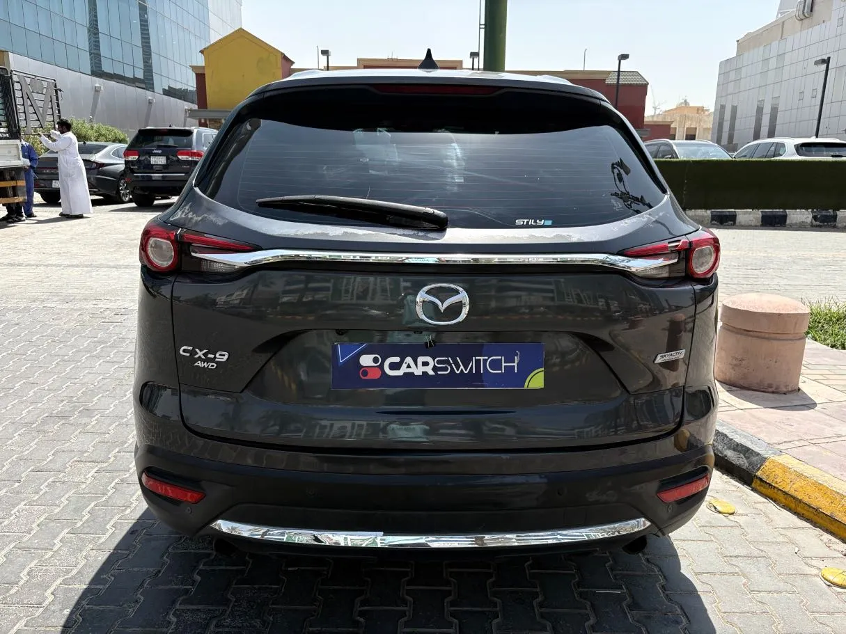 Car image 6