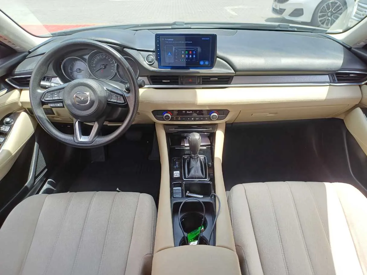 Car image 18