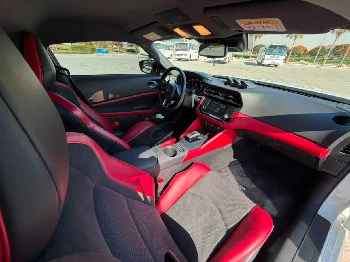 Car image 16