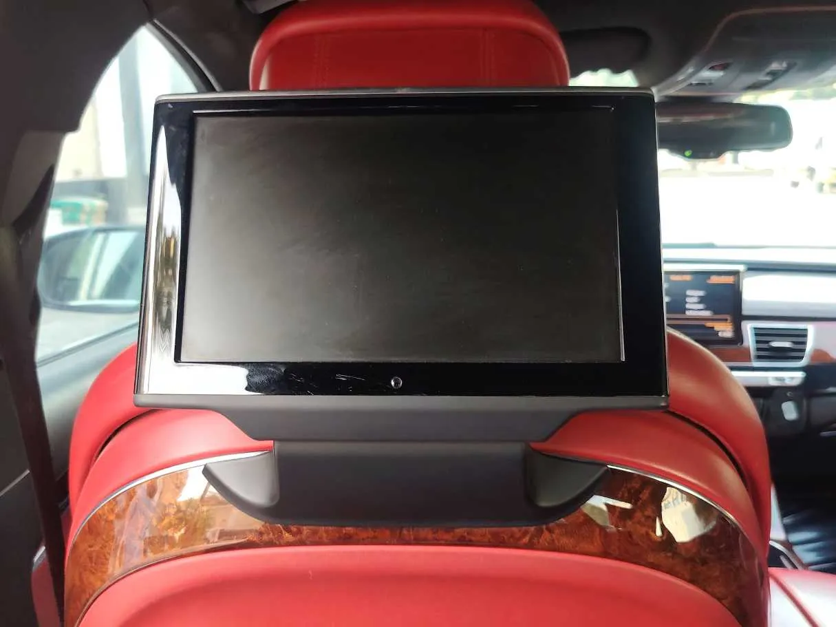Car image 29
