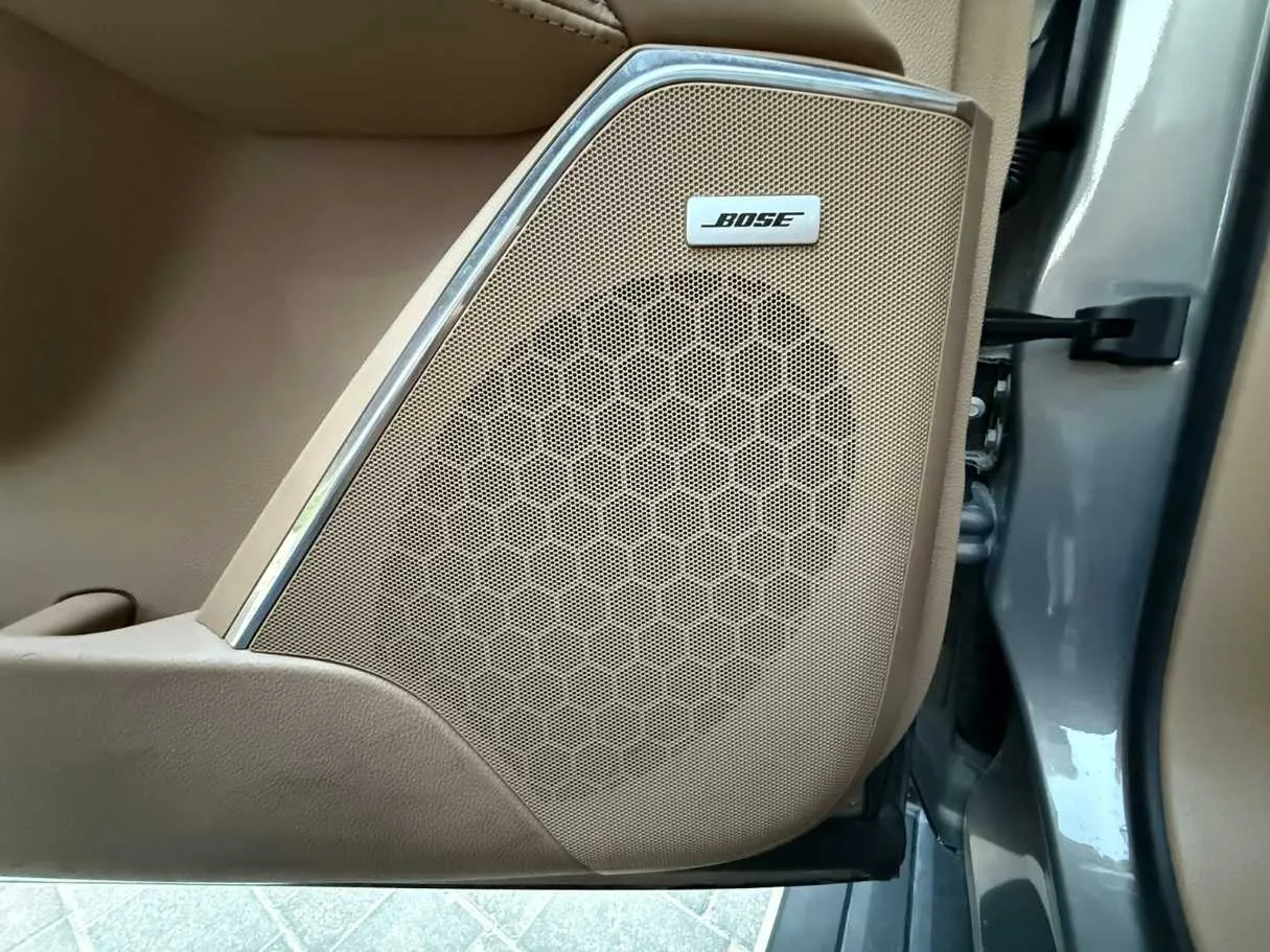 Car image 34