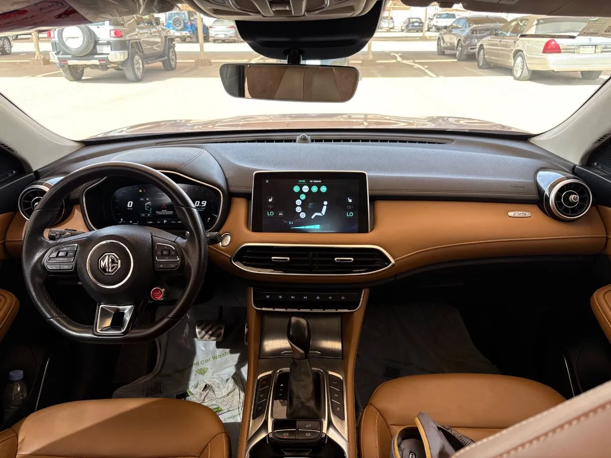 Car image 18