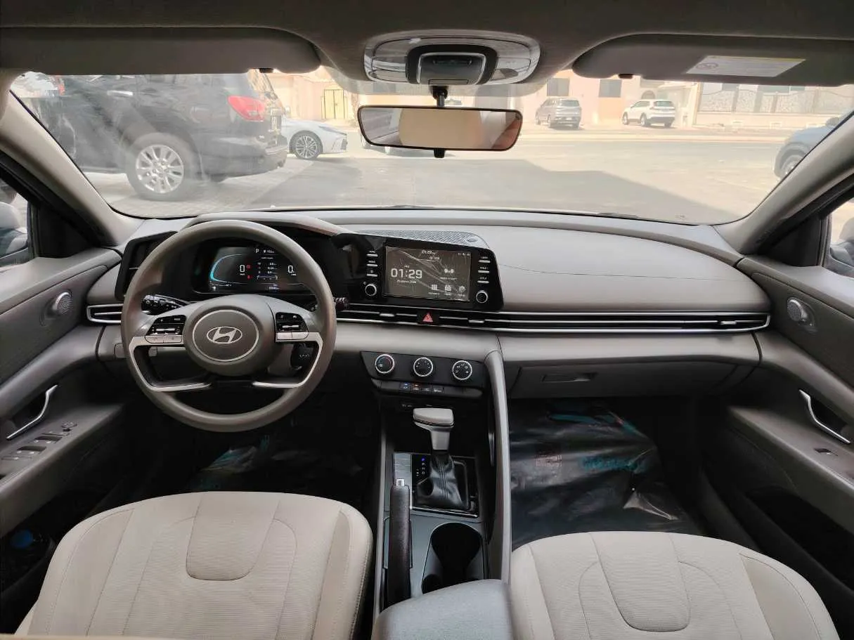 Car image 17