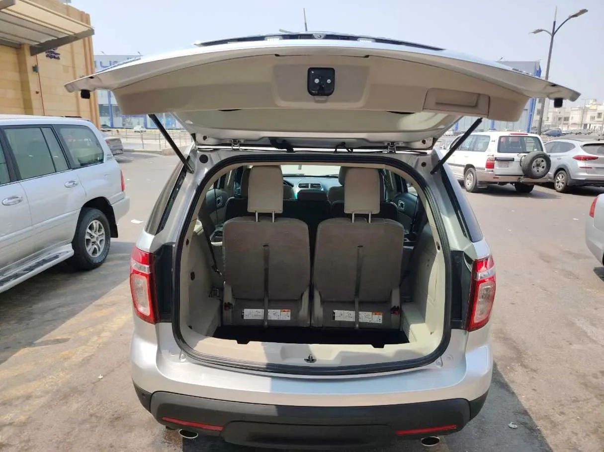 Car image 36