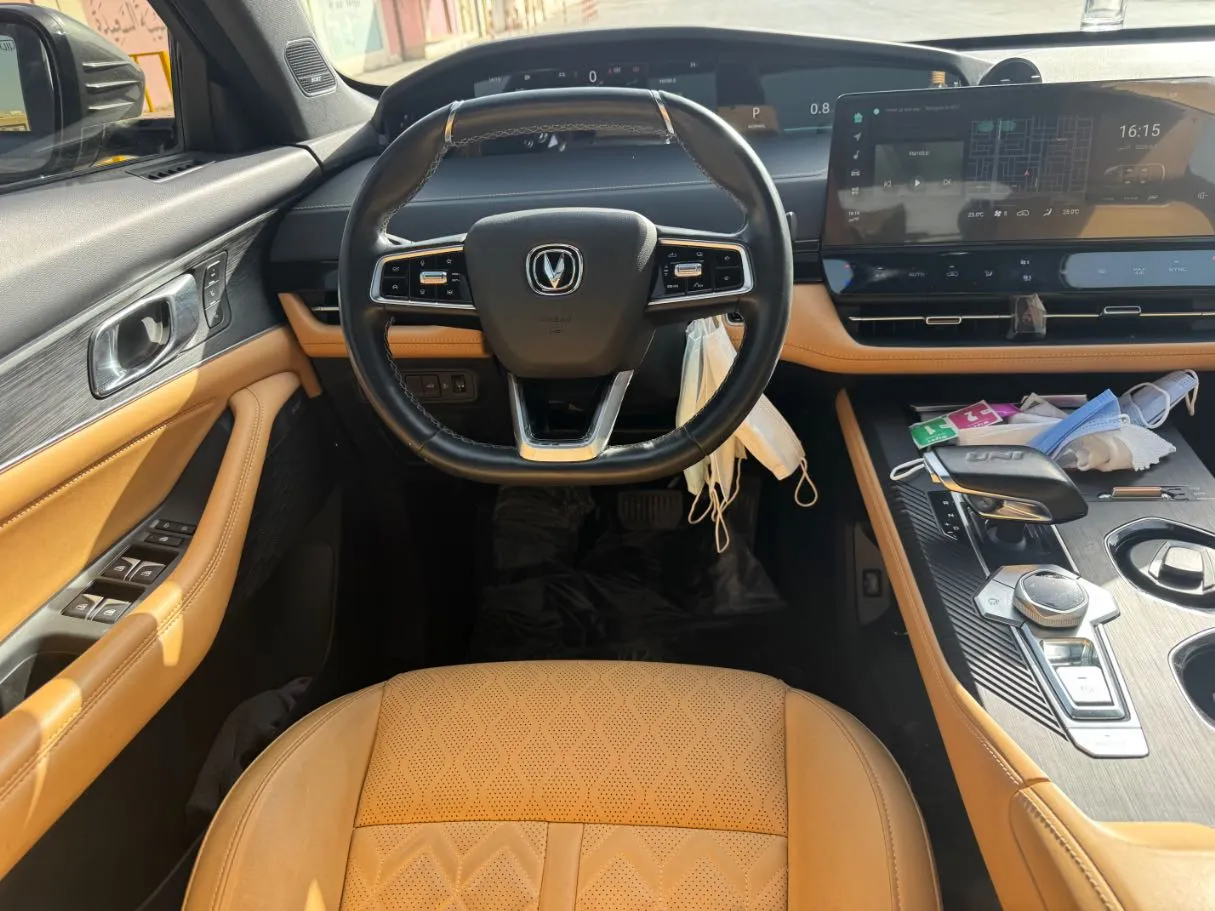 Car image 16